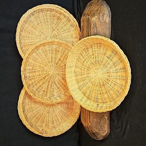 Wicker Plate Holders